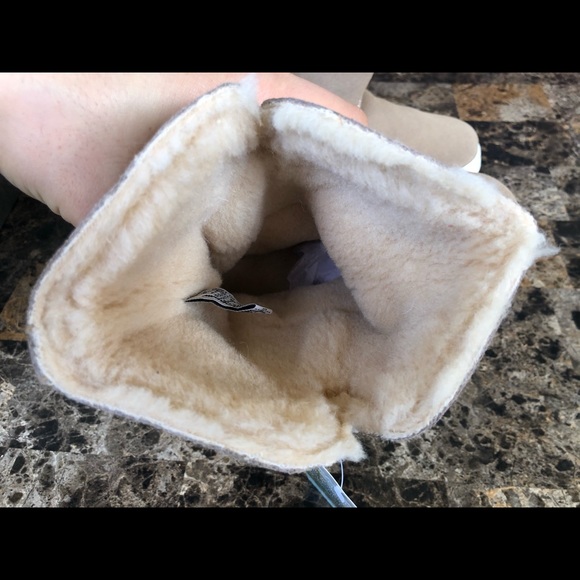 NEW BEARPAW Little Girls Delaney Sneaker Boots - Picture 8 of 12